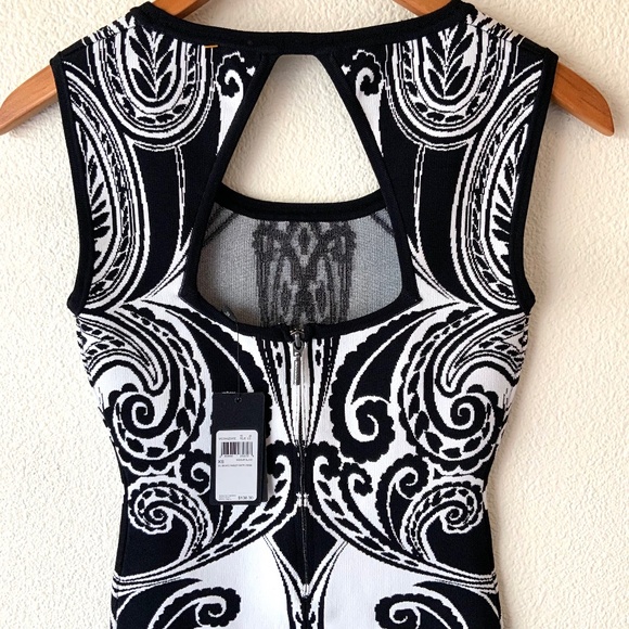NEW! Guess Paisley Mini Dress Size XSM Black and White NWT - Picture 1 of 7